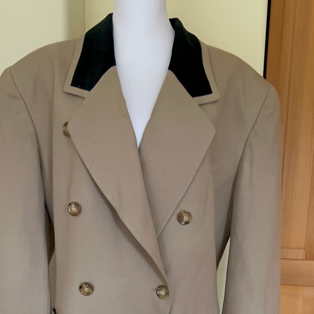 Jones New York blazer with matching pleated skirt